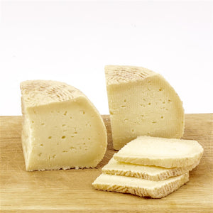 Pecorino cheese from the mountain pore